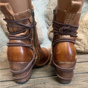 BED/STU Cobbler Blaire Distressed Brown Leather Boots Booties 8.5